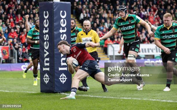 Munster's Sean O'Brien scoring his side's first try during the Investec Champions Cup Round of 16 match between Northampton Saints and Munster Rugby...