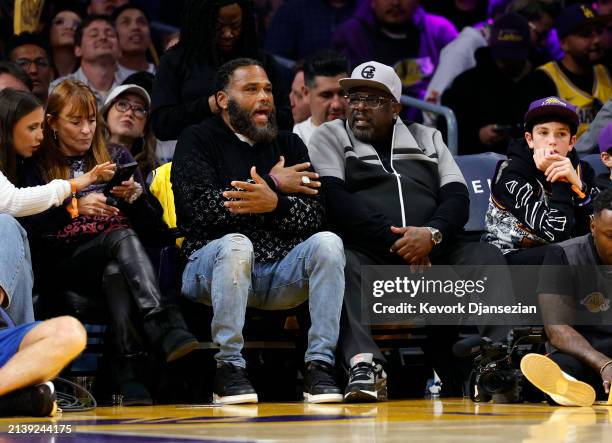 Anthony Anderson and Cedric the Entertainer mic'd up talk about the basketball game between the Minnesota Timberwolves and the Los Angeles Lakers at...
