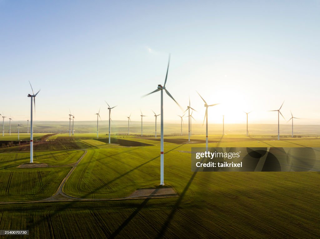 Luftbild von Windturbinen