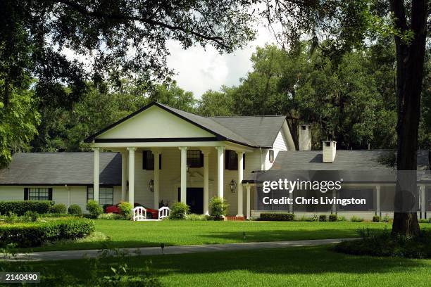 The bed and breakfast at Jumbolair Aviation Estates offers guests a monthly brunch July 6, 2003 in Ocala, Florida. Pilots from around the southeast...