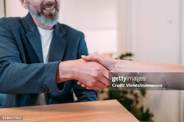 successful partnership. - recruiter stockfoto's en -beelden