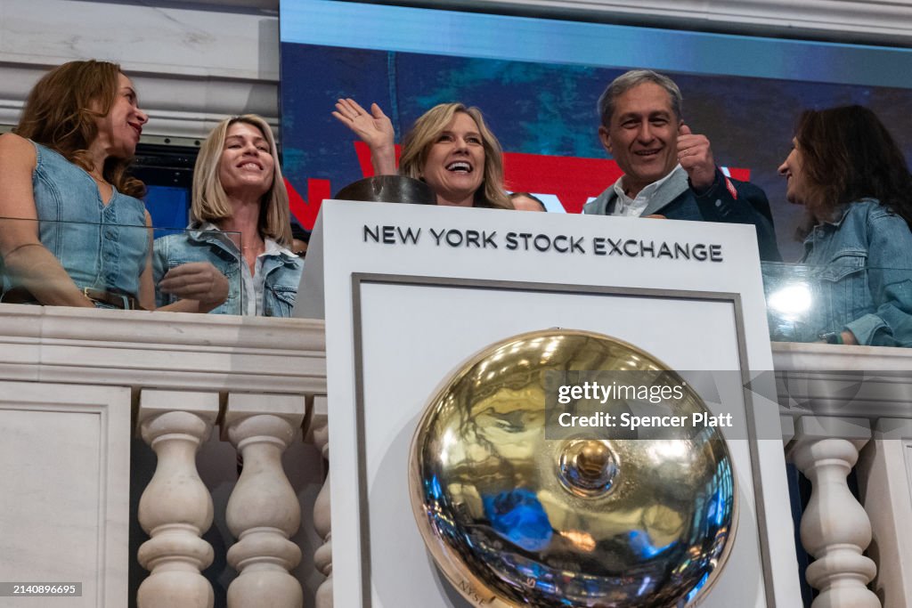 Markets Open After Dow Drops Over 500 Points Thursday, Continuing Week's Slide