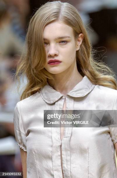 Natalia Vodianova walks the runway during the Louis Vuitton Ready to Wear Fall/Winter 2002-2003 fashion show as part of the Paris Fashion Week on...