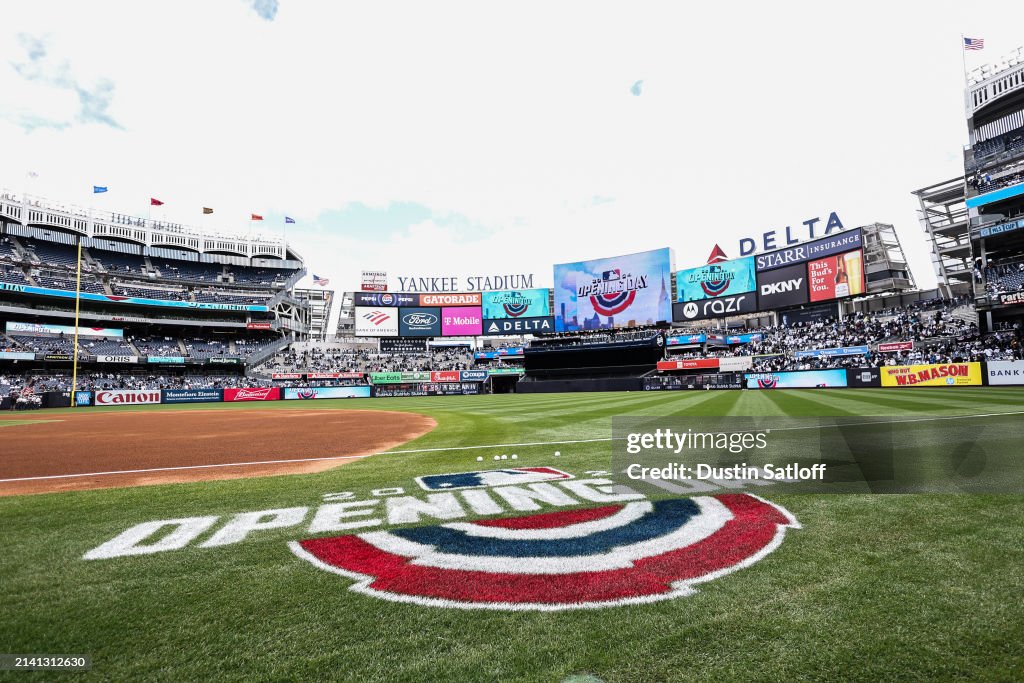 Toronto Blue Jays v New York Yankees