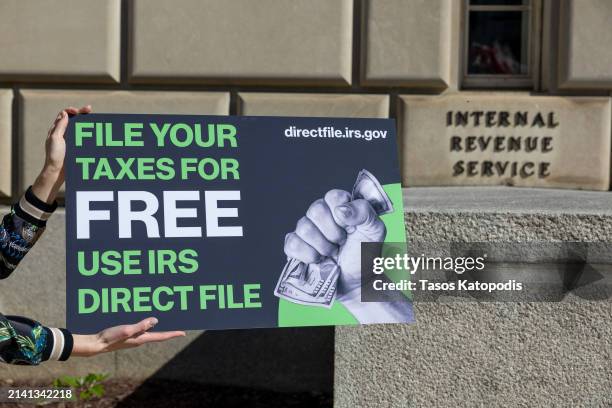 People use IRS Direct File at the Internal Revenue Service Building on April 05, 2024 in Washington, DC.