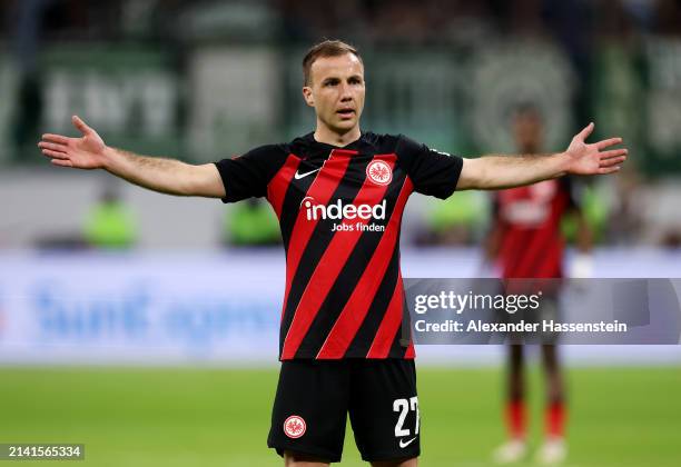 Mario Goetze of Eintracht Frankfurt reacts as he gestures during the Bundesliga match between Eintracht Frankfurt and SV Werder Bremen at Deutsche...