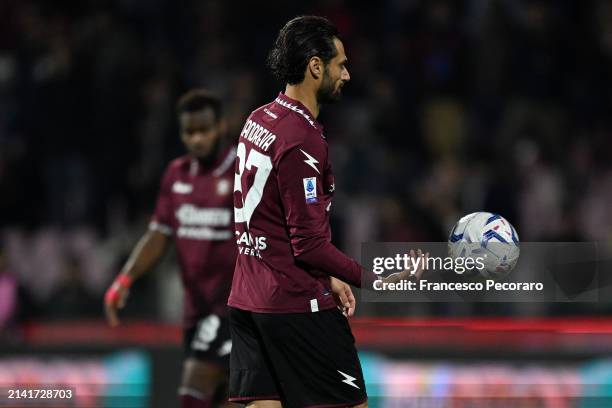 Antonio Candreva of US Salernitana shows his disappointment during the Serie A TIM match between US Salernitana and US Sassuolo - Serie A TIM at...