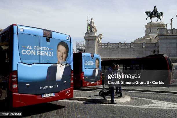 Election advertising by Matteo Renzi, leader of Italia Viva, with the slogan "at the Center with Renzi" on the buses in Piazza Venezia in relation to...