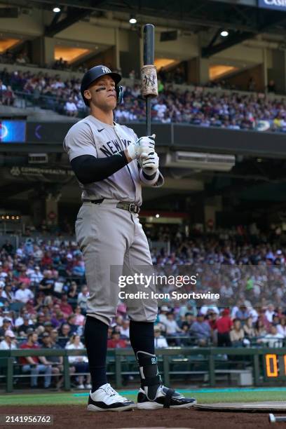 New York Yankees outfielder Aaron Judge looks on from the on-deck circle during a MLB game between the Arizona Diamondbacks and New York Yankees on...