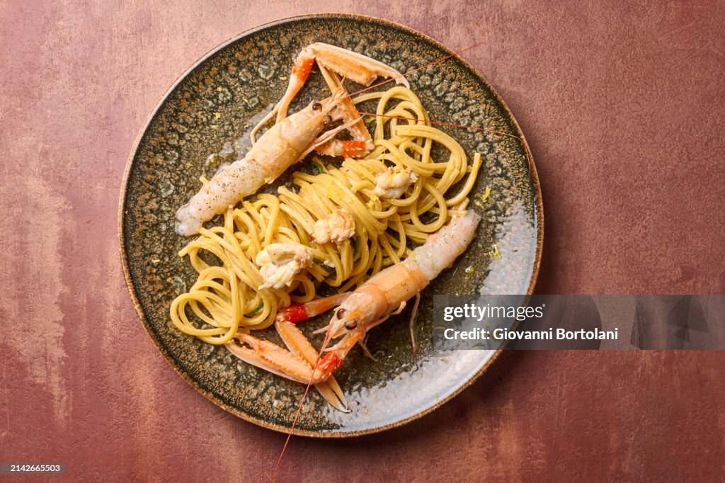 Linguine pasta with scampi