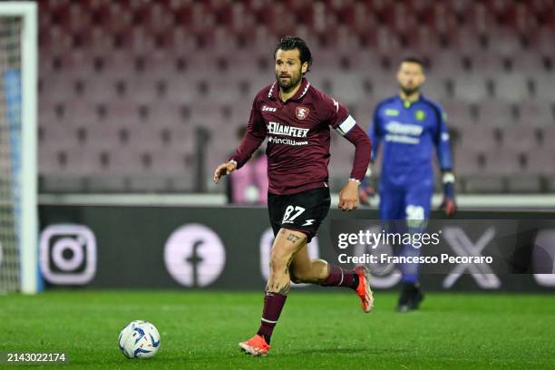 Antonio Candreva of US Salernitana during the Serie A TIM match between US Salernitana and US Sassuolo - Serie A TIM at Stadio Arechi on April 05,...