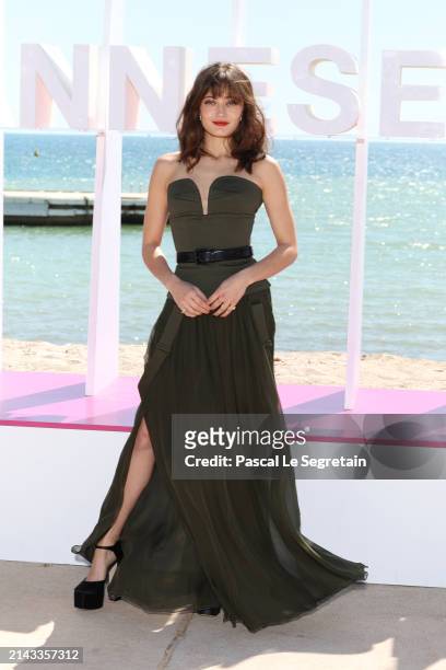 Ella Purnell attends the "Fallout" Photocall during the 7th Canneseries International Festival on April 06, 2024 in Cannes, France.