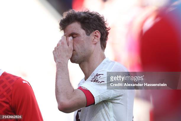 Thomas Mueller of Bayern Munich looks dejected following the Bundesliga match between 1. FC Heidenheim 1846 and FC Bayern München at Voith-Arena on...