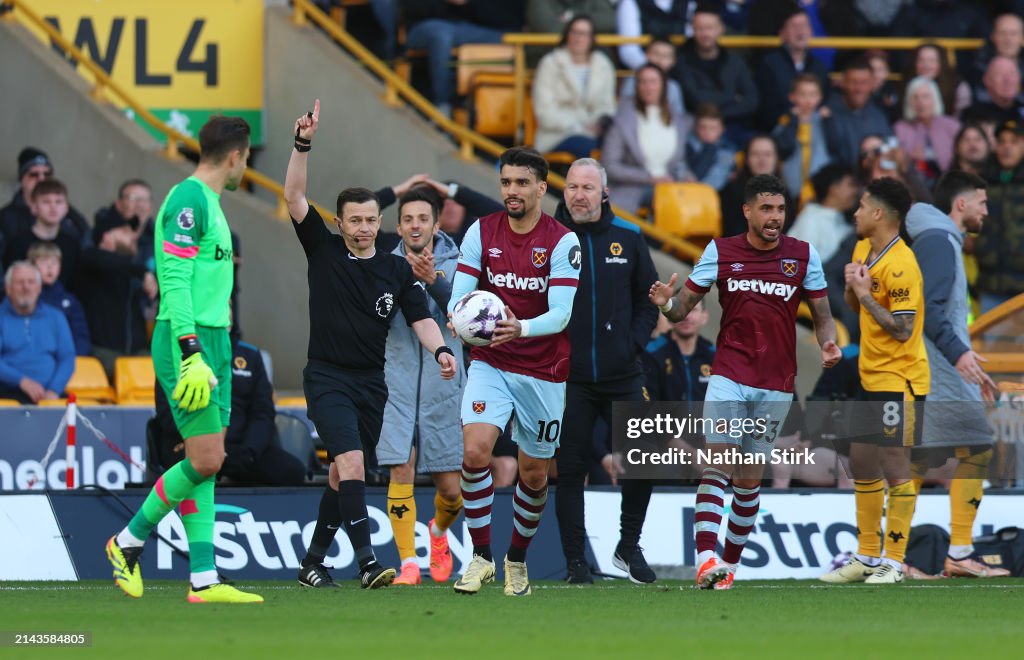 Wolverhampton Wanderers v West Ham United - Premier League