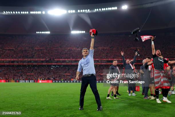 Ernesto Valverde, Head Coach of Athletic Club, celebrates victory in the Copa Del Rey Final between Athletic Club and Real Mallorca at Estadio de La...