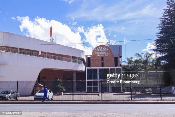 South African Broadcasting Company Photos and Premium High Res Pictures ...