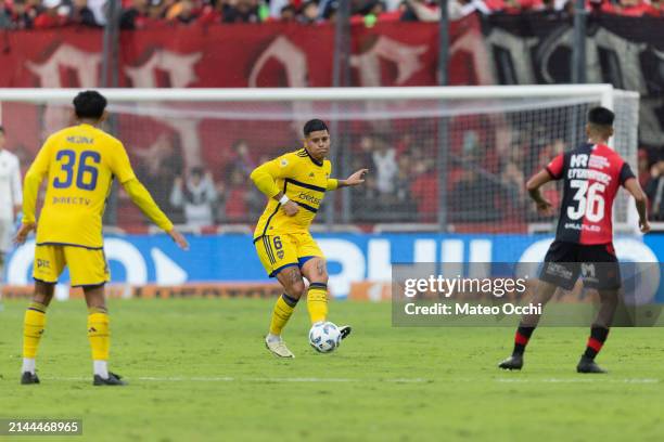 Marcos Rojo of Boca Juniors passes the bal during a Copa de la Liga Profesional 2024 match between Newell's Old Boys and Boca Juniors at Marcelo...