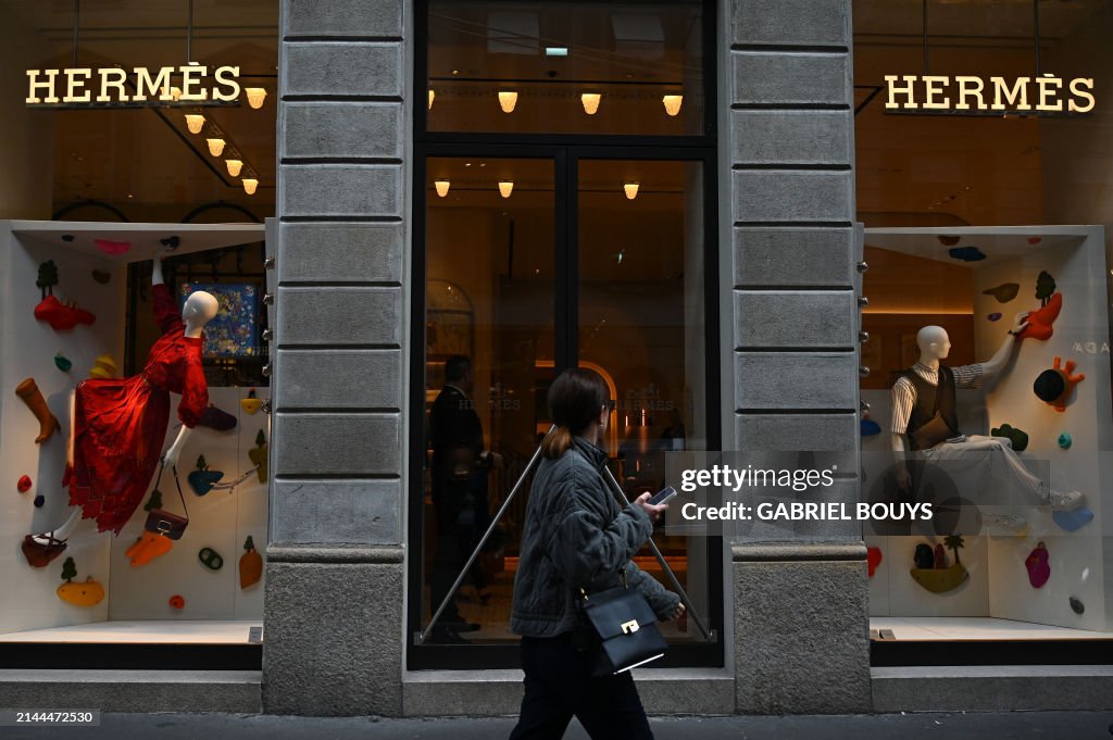 ITALY-MILAN-LUXURY-BUSINESS-FASHION