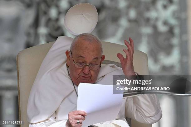 Pope Cap Making 1,923 Pope Cap Stock Photos, High-Res Pictures, and Images - Getty Images