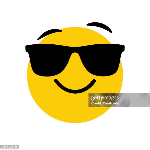 smilly emoticon with sunglasses - sunglasses emoji stock-grafiken, -clipart, -cartoons und -symbole