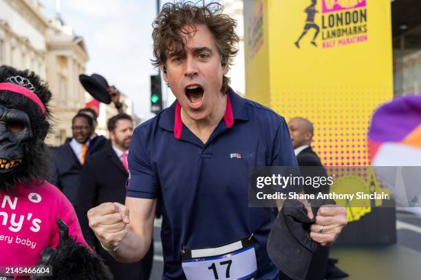 Stephen Mangan prepares to take part in the London Landmarks Half Marathon at the start of the race in Pall Mall on April 07, 2024 in London, England.