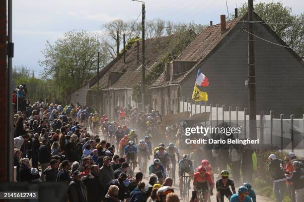 66 Inchy Stock Photos, HighRes Pictures, and Images Getty Images