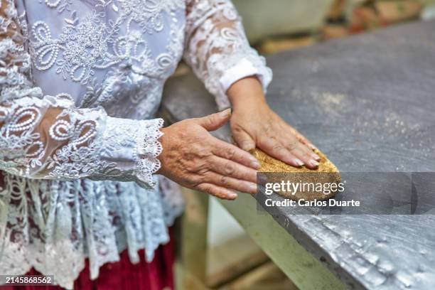 Chuta Ropa 55 Chuta Stock Photos, High-Res Pictures, and Images - Getty Images