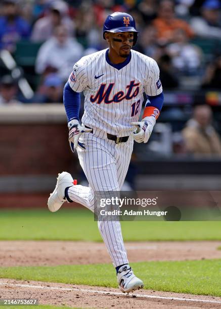Francisco Lindor of the New York Mets in action against the Milwaukee Brewers during the seventh inning at Citi Field on March 31, 2024 in New York...