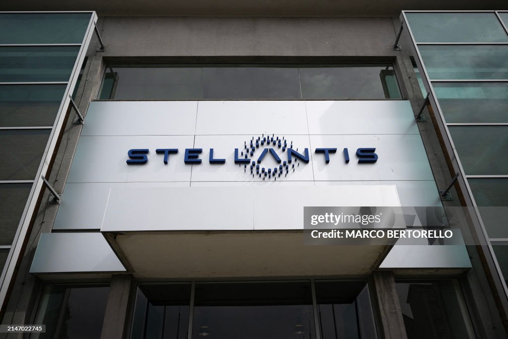 ITALY-ECONOMY-TRANSPORT-STELLANTIS-LOGO