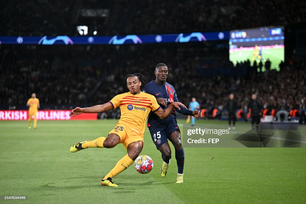 25 Nuno MENDES - 23 Jules KOUNDE during the UEFA Champions League ...