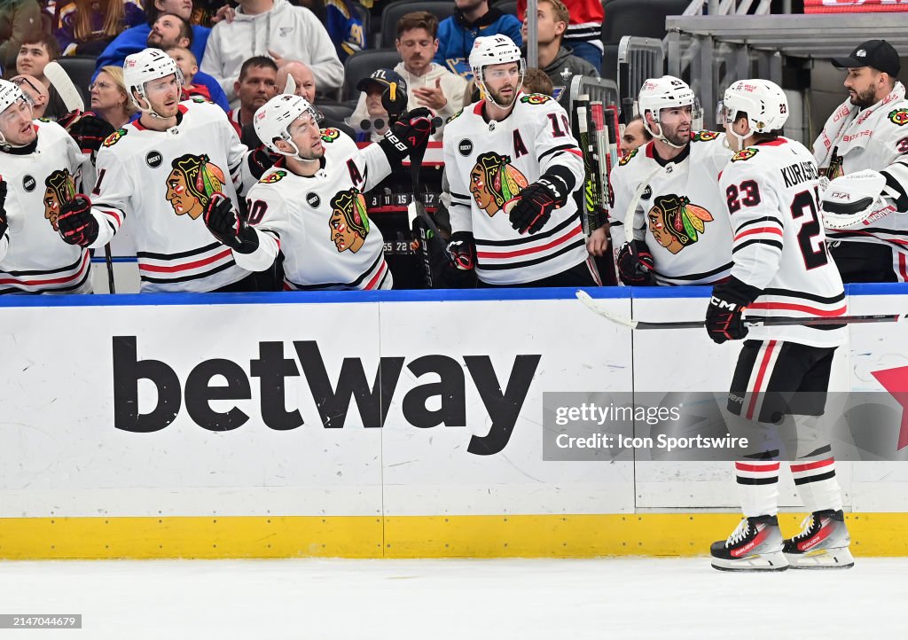 NHL: APR 10 Blackhawks at Blues