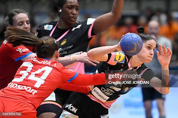 682 Alicia Fernandez Photos & High Res Pictures Getty Images