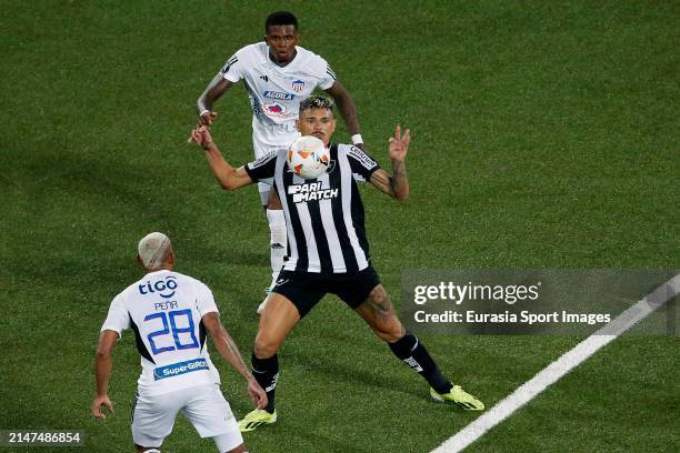 Tiquinho Soares of Botafogo controls the ball during the Copa CONMEBOL Libertadores match between Botafogo and Junior at Estadio Olimpico Nilton...