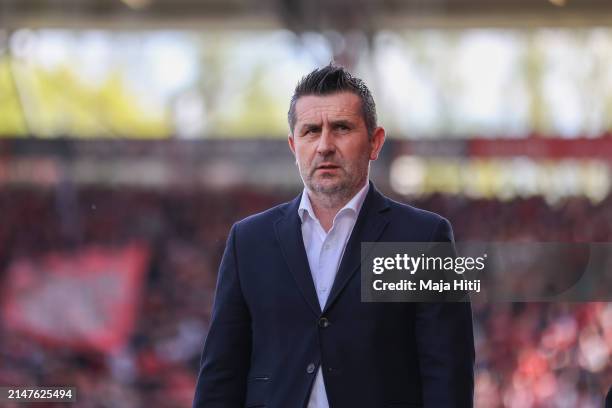 Nenad Bjelica, Head Coach of 1.FC Union Berlin looks on prior to the Bundesliga match between 1. FC Union Berlin and Bayer 04 Leverkusen at An der...