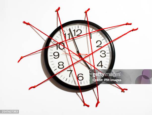 clock tied down - snöre bildbanksfoton och bilder