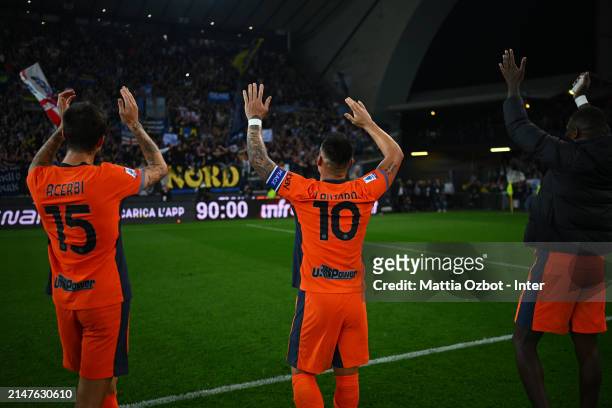 Lautaro Martinez and players of FC Internazionale celebrates the win at the end of the Serie A TIM match between Udinese Calcio and FC Internazionale...