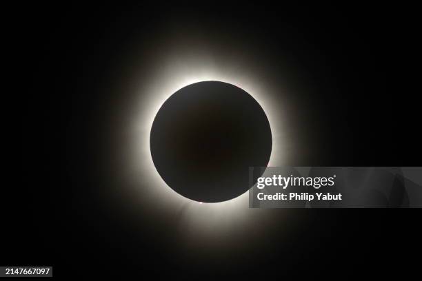 2024 total solar eclipse - zonsverduistering stockfoto's en -beelden