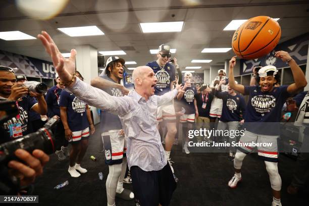 Head coach Dan Hurley of the Connecticut Huskies celebrates after defeating the Purdue Boilermakers in the NCAA Men's Basketball Tournament National...