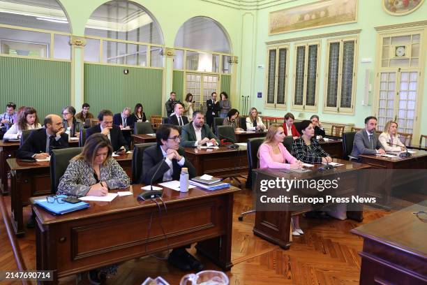 In the middle front row, VOX Baleares president Patricia de las Heras and VOX deputy Maria Jose Verdu , during the constitution of the investigation...