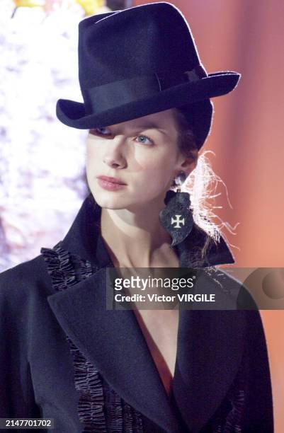 Caitriona Balfe walks the runway during the Emanuel Ungaro Ready to Wear Fall/Winter 2002-2003 fashion show as part of the Paris Fashion Week on...