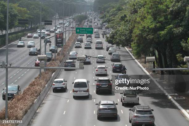 Vehicles are moving during the morning of Thursday, on the North-South corridor, at the height of the Tutoia overpass, in the southern zone of the...