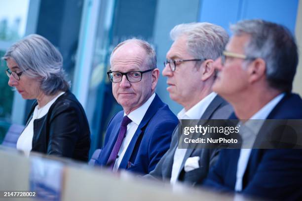 Gabriel Overwiening, President of the Federal Union of German Pharmacists' Associations , Andreas Gassen, Chairman of the Board of the National...