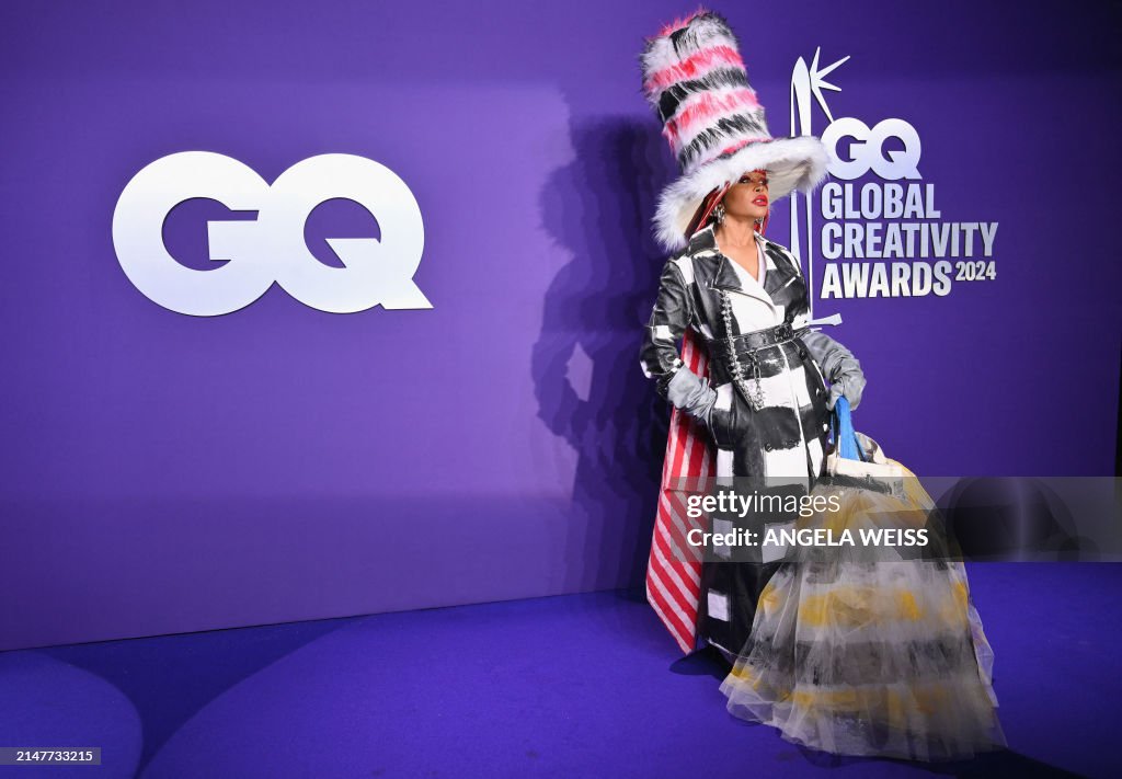Singer Cts US singer-songwriter Erykah Badu arrives for the second annual GQ ...