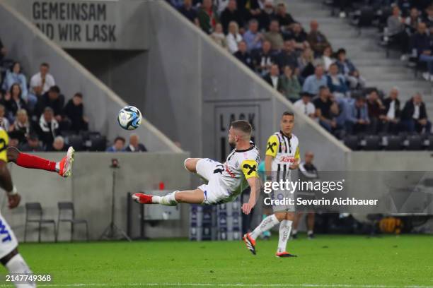 Valon Berisha of LASK during the Admiral Bundesliga match between LASK and FC Red Bull Salzburg at Raiffeisen Arena on April 12, 2024 in Linz,...