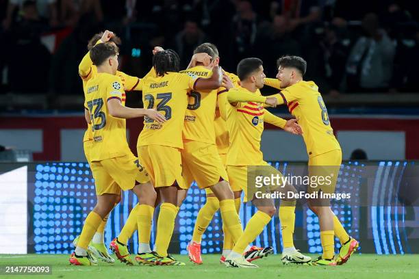 Andreas Christensen of FC Barcelona celebrates his goal with teammates during the UEFA Champions League quarter-final first leg match between Paris...