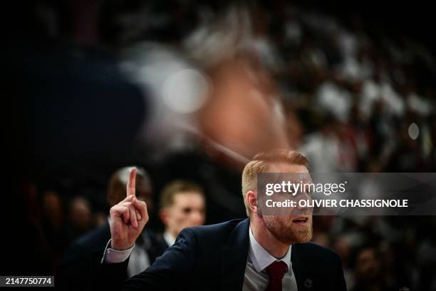Paris' Finnish coach Tuomas Iisalo gestures during the Eurocup second leg basketball match between JL Bourg and Paris basketball at the Ekinox arena...