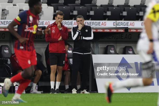 Assistant coach Maximilian Ritscher of LASK and head coach Thomas Darazs of LASK during the Admiral Bundesliga match between LASK and FC Red Bull...