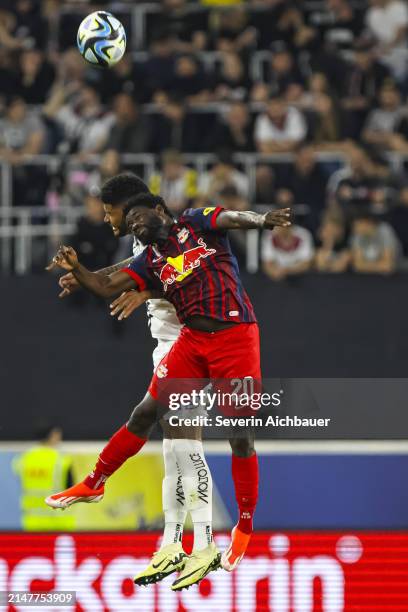 Sekou Koita of Salzburg and Andres Andrade of LASK during the Admiral Bundesliga match between LASK and FC Red Bull Salzburg at Raiffeisen Arena on...