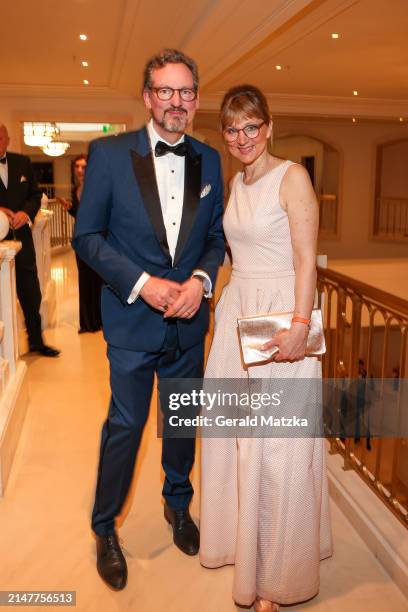 Eckart von Hirschhausen and Ursula von Hirschhausen attend the Bundespresseball on April 12, 2024 in Berlin, Germany.