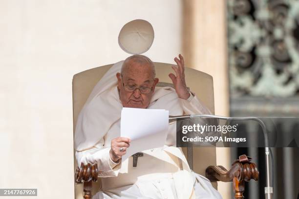Pope Cap Making 1,897 Pope Cap Stock Photos, High-Res Pictures, and Images - Getty Images